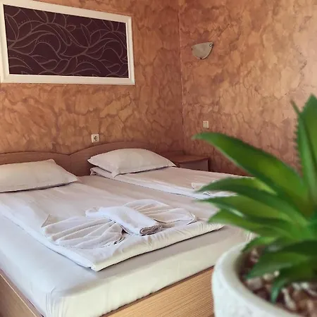 Val And Kate בית הארחה