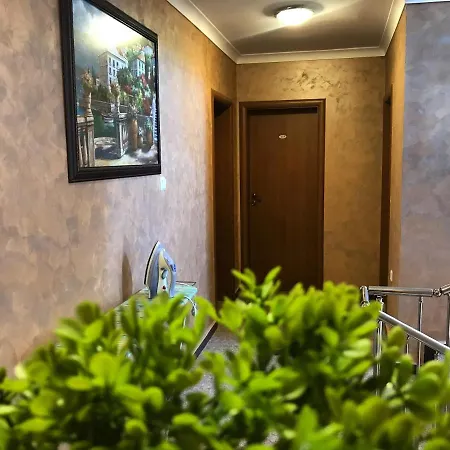 Val And Kate בית הארחה 2*