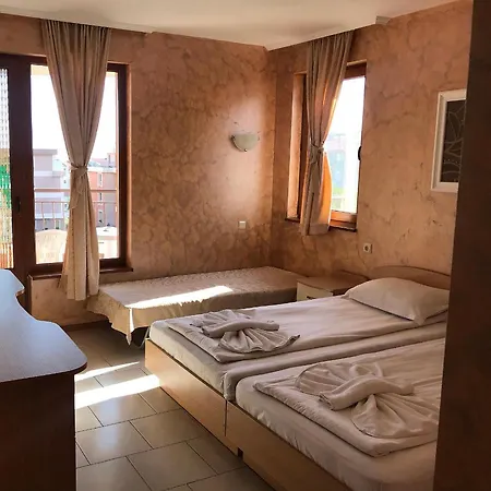 בית הארחה Val And Kate 2*